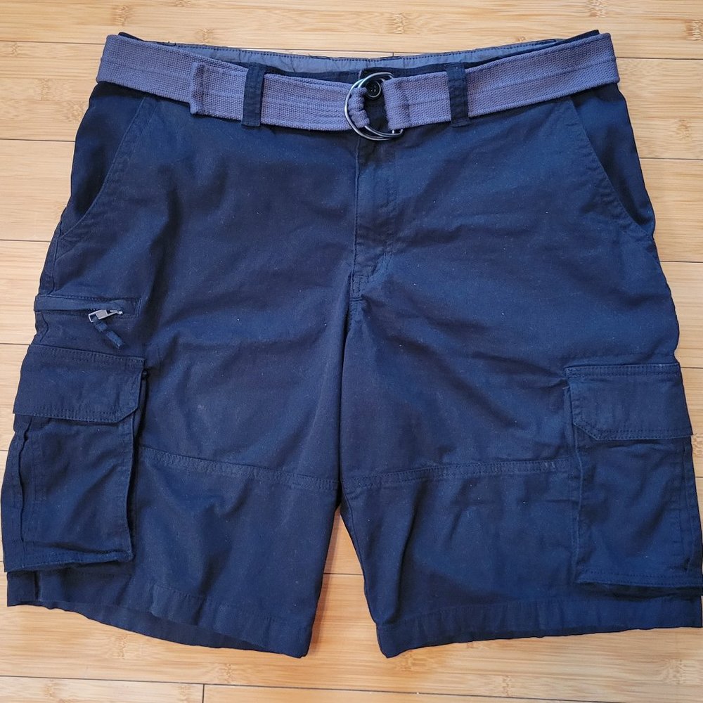 GEORGE Mens Cargo Shorts with Belt Six Pockets Zipper Closure Black Size 36